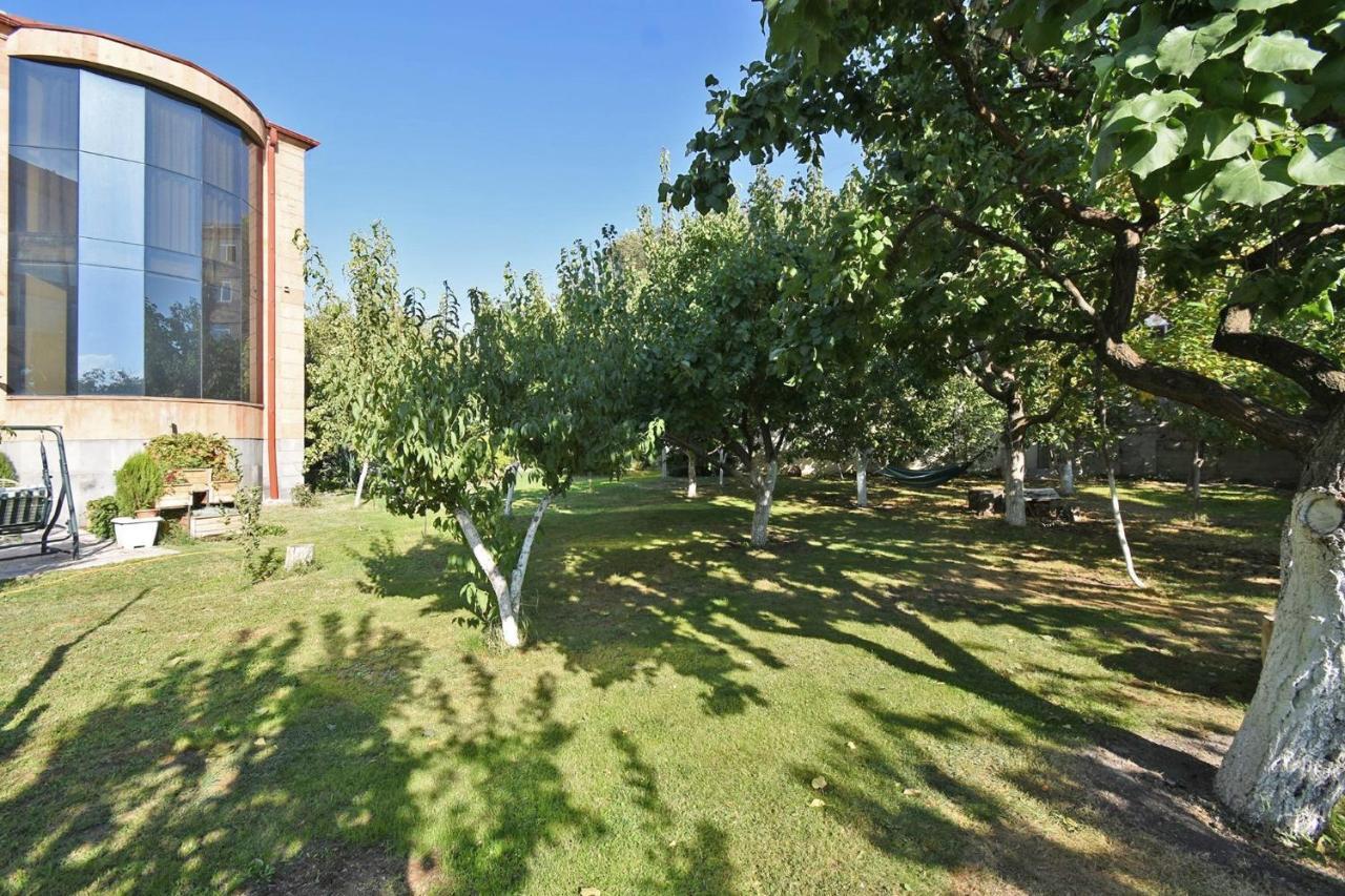 Villa In Nork Yerevan Bagian luar foto