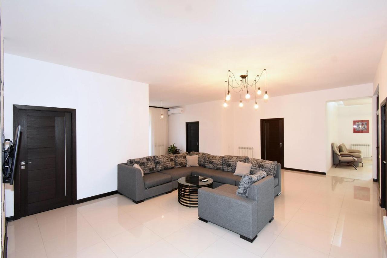 Villa In Nork Yerevan Bagian luar foto