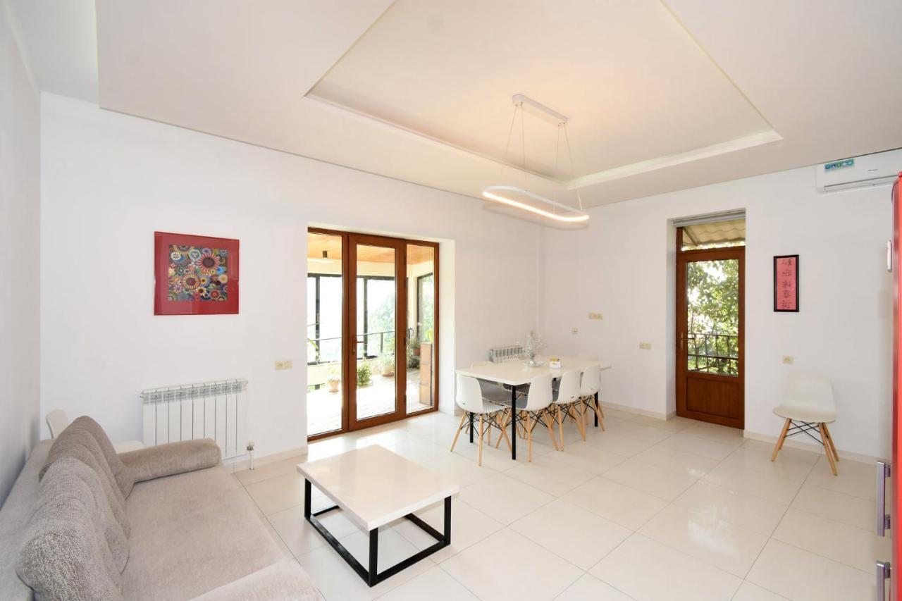 Villa In Nork Yerevan Bagian luar foto