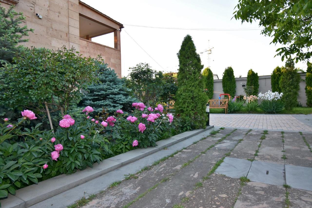Villa In Nork Yerevan Bagian luar foto